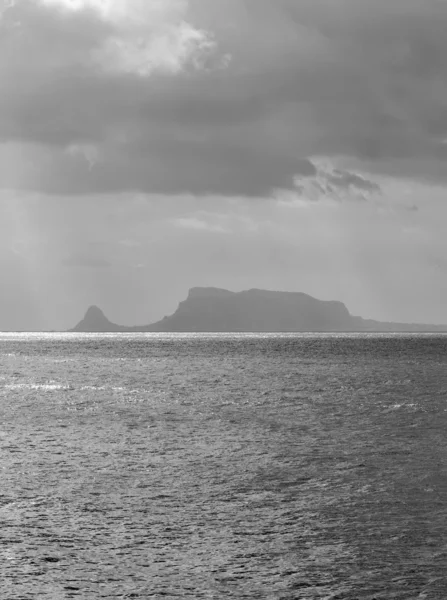 La costa siciliana e il promontorio di Mongerbino — Foto Stock