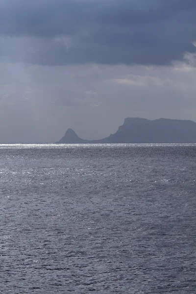 The sicilian coastline and Mongerbino Promontory — Stock Photo, Image