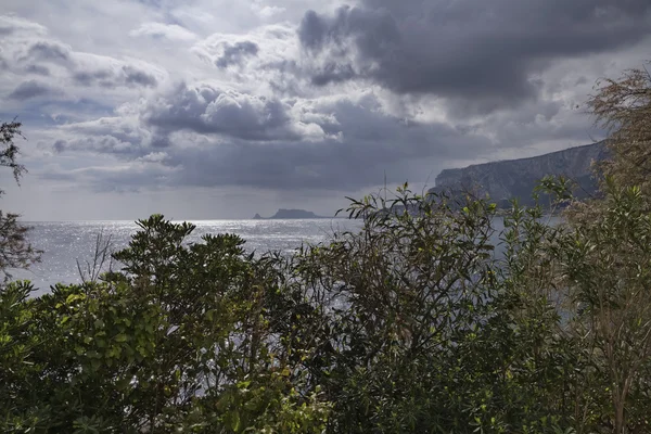 シチリアの海岸線と mongerbino 岬 — ストック写真