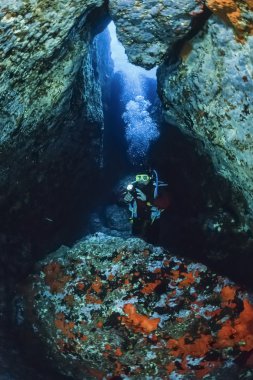 Mağara Dalış, scuba diver