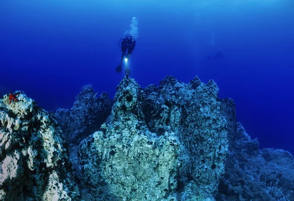 Buceo en cuevas, buceador — Foto de Stock