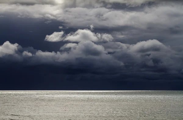 Stormachtige wolken — Stockfoto