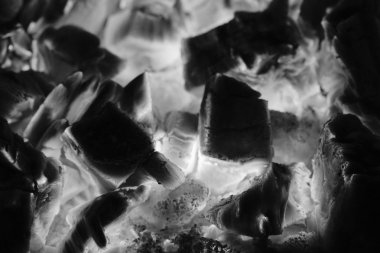 odun yanan bir şömine