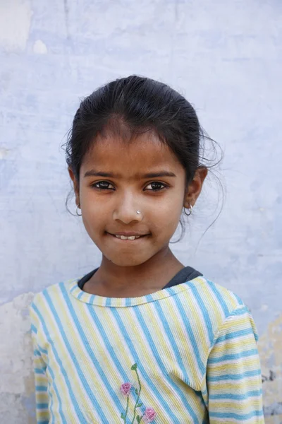 Portret indyjskiej młoda dziewczyna — Zdjęcie stockowe