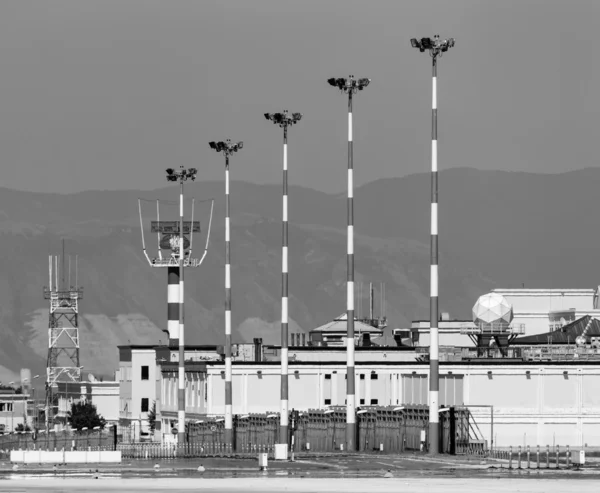 Luci aeroportuali e radar — Foto Stock