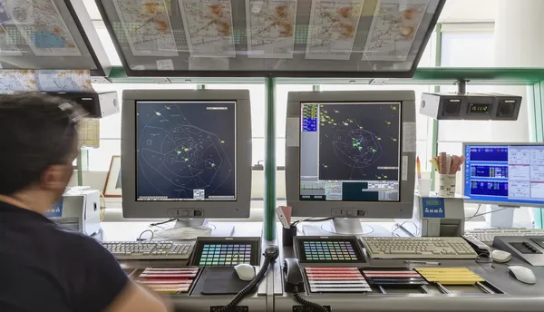 uçuş denetleyicisinin çalışma