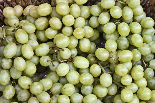 Uvas blancas en venta —  Fotos de Stock