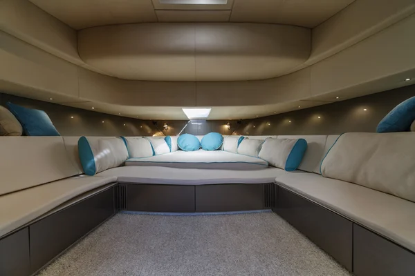 Luxury yacht,  bedroom — Stock Photo, Image