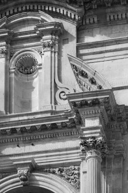 Barok s. francesco kilise cephe