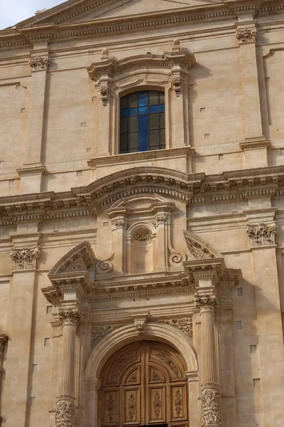 Barock s. francesco kyrkan fasad — Stockfoto