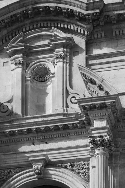 Barokke s. francesco kerk gevel — Stockfoto