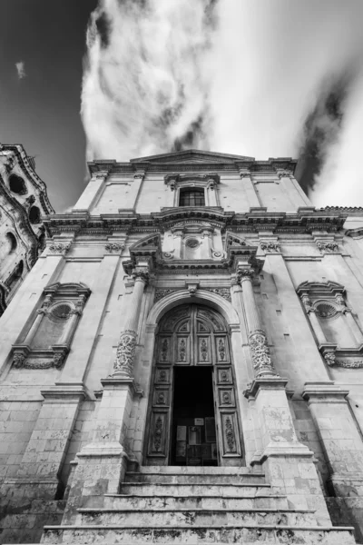 Fachada barroca de la iglesia S. Francesco — Foto de Stock