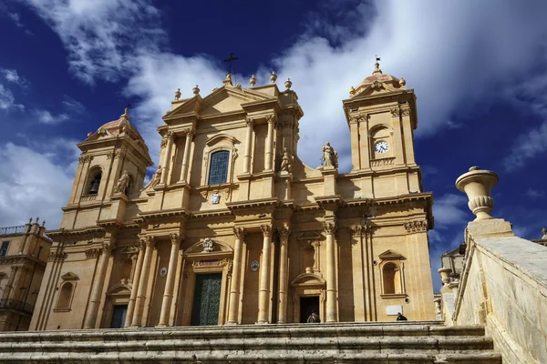 Catedral de S. Nicolo fachada barroca — Foto de Stock