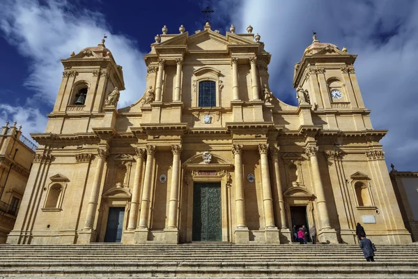 Catedral de S. Nicolo fachada barroca — Foto de Stock