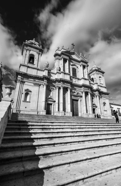 Itália, Sicília, Noto, Catedral de S. Nicolò fachada barroca — Fotografia de Stock