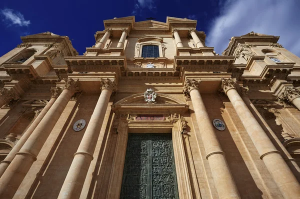 Italy, Sicily, Noto, S. Nicolò Cathedral baroque facade — Stok fotoğraf