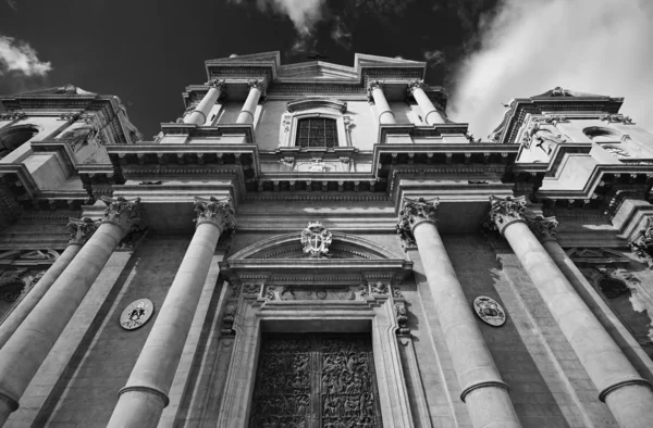 Itália, Sicília, Noto, Catedral de S. Nicolò fachada barroca — Fotografia de Stock