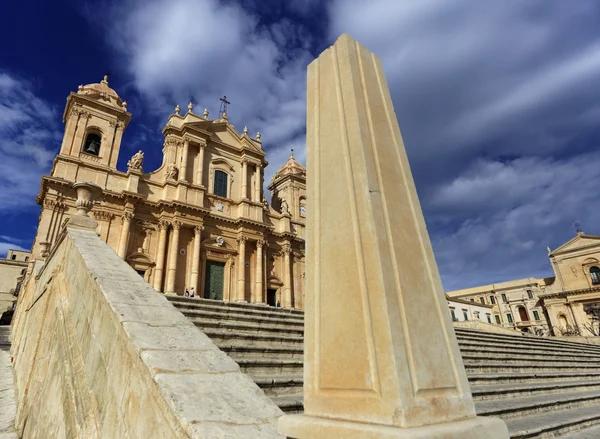 Italy, Sicily, Noto, S. Nicolo Cathedral baroque facade — Stock Photo, Image