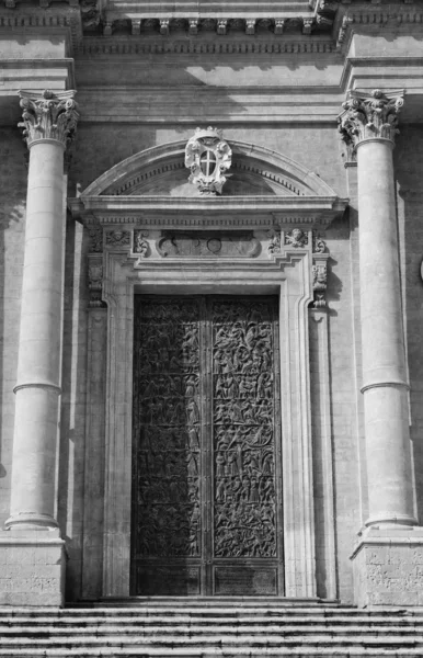 Italien, Sicilien, noto, s. nicolo' katedral barock fasaden — Stockfoto