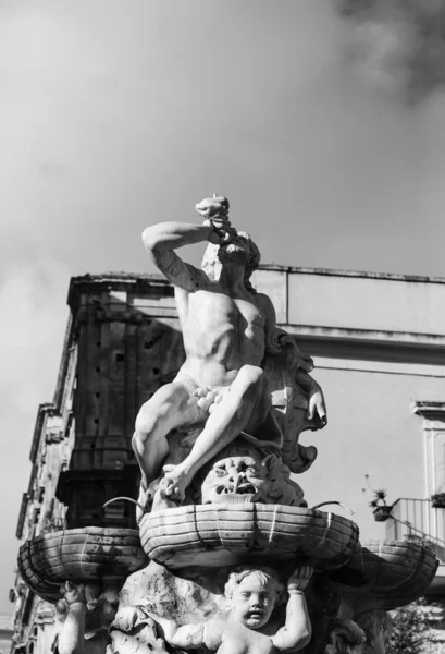 Veduta della fontana barocca di Ercole — Foto Stock