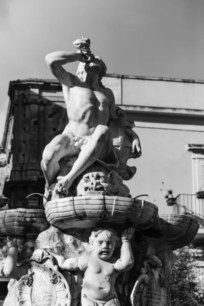 Vista de la fuente barroca de Hércules — Foto de Stock