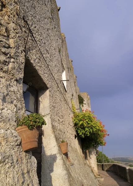 Italia, Toscana, Capalbio, casas particulares en las paredes exteriores del casco antiguo — Foto de Stock