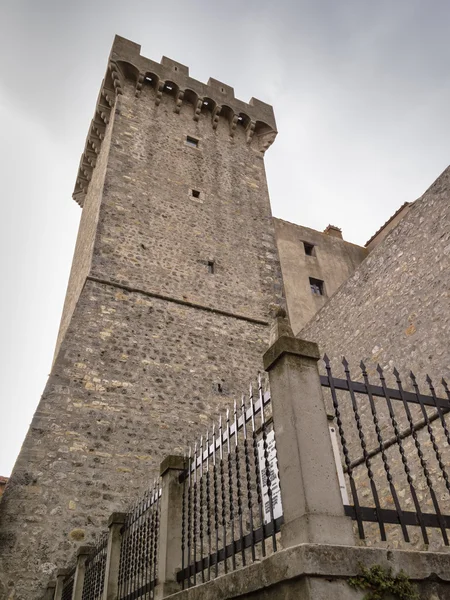 Италия, Тоскана, Капальбио, средневековая башня — стоковое фото