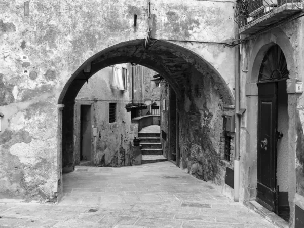 Itália, Toscana, Capalbio, muralhas exteriores da cidade velha — Fotografia de Stock