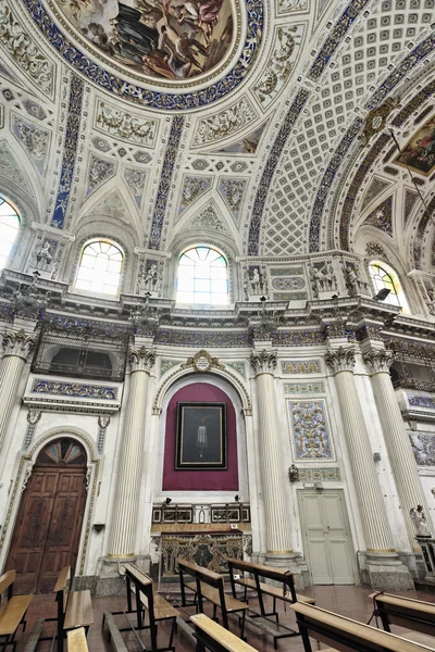 Italia, Sicilia, Scicli, Catedral de San Juan vista interior barroca —  Fotos de Stock