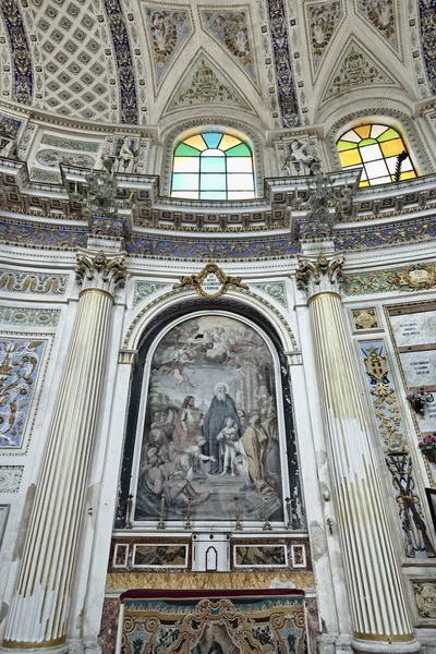 Italia, Sicilia, Scicli, Catedral de San Juan vista interior barroca —  Fotos de Stock