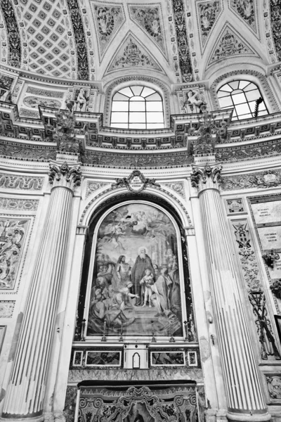 Italie, Sicile, Scicli, Cathédrale Saint-Jean vue intérieure baroque — Photo