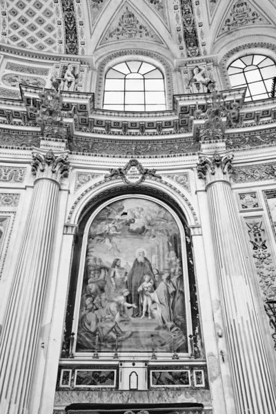 Italy, Sicily, Scicli, St. John Cathedral baroque interior view — Stock Photo, Image