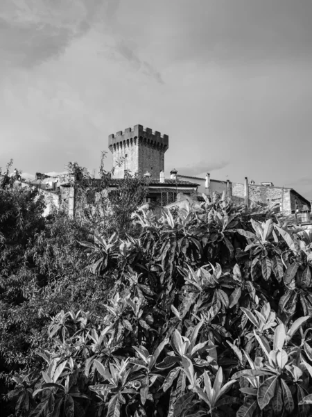 Italy, tuscany, Capalbio, medieval tower — Stock Photo, Image