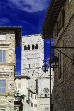 İtalya, umbria, assisi, neoklasik st. rufino katedral cephe ve çan kulesi