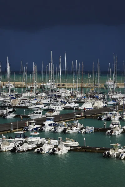 Италия, Сицилия, Средиземное море, Marina di Ragusa — стоковое фото