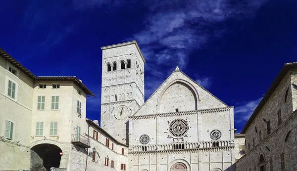 Italy, Umbria, Assisi, neoclassic St. Rufino Cathedral facade — Stock Photo, Image