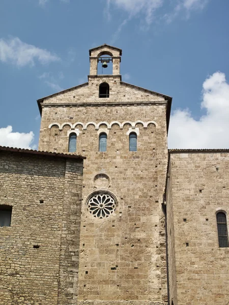 Italië, anagni, middeleeuwse st. mary kathedraal gevel — Stockfoto