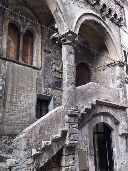 Ιταλία, Λάτσιο, anagni, προβολή της πρόσοψης κτιρίου μεσαιωνικό barnekow — Φωτογραφία Αρχείου
