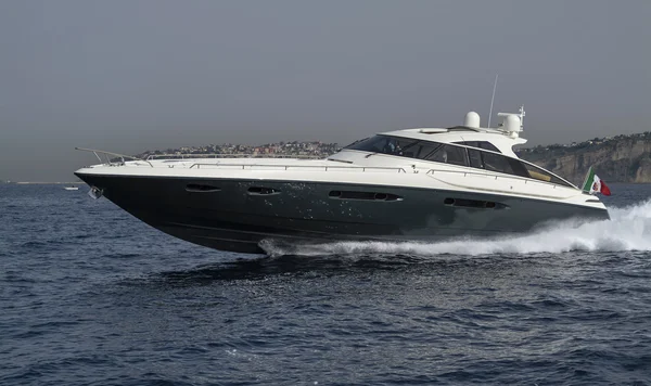 Luxury yacht near the coast of Naples, Italy — Stock Photo, Image