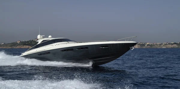 Luxury yacht near the coast of Naples, Italy — Stock Photo, Image