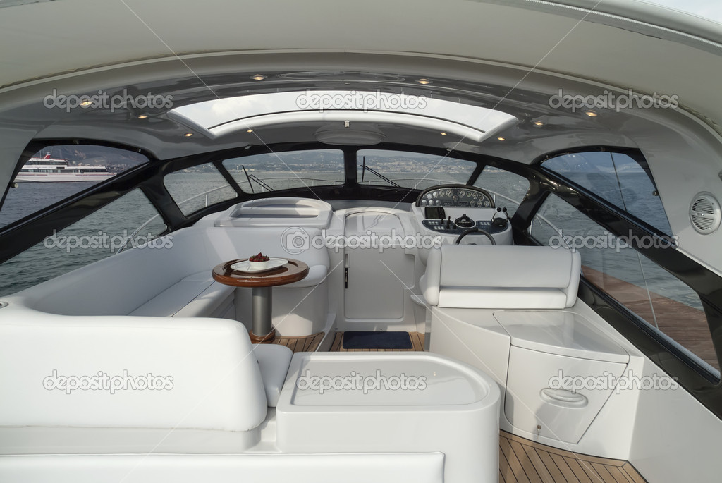 Luxury yacht, cockpit — Stock Photo © agiampiccolo 46941211