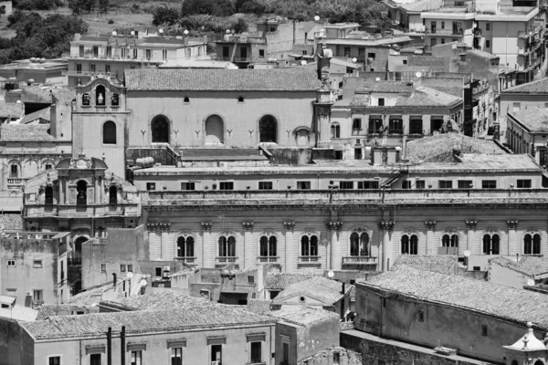 Itálie, Sicílie, scicli, pohled na město — Stock fotografie