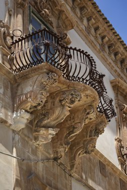 Barok beneventano saray cephe ve balkon