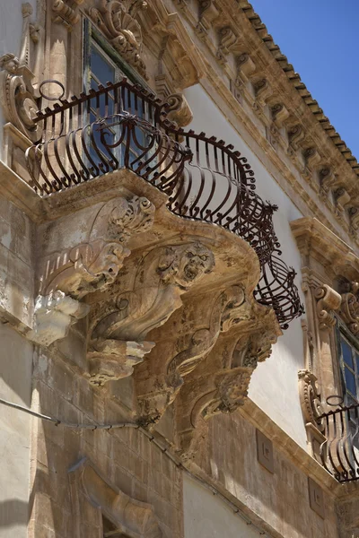 Baroque Beneventano Palace facade and balcony — Stock Photo, Image