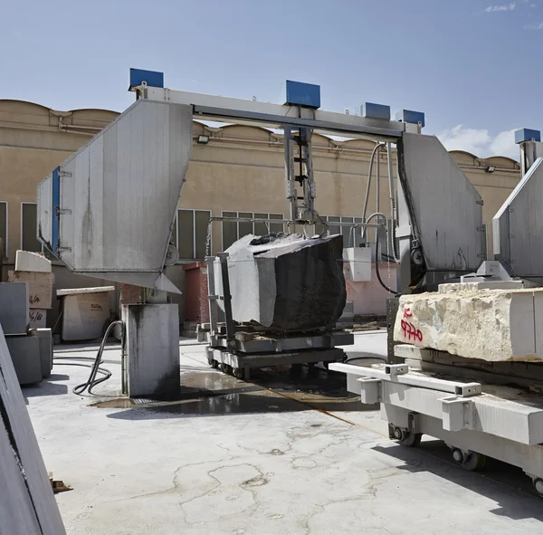 Marble cutting factory — Stock Photo, Image