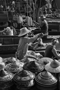 turistler ve yüzen Pazar satışı için Tay şapkalar