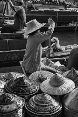 turistler ve yüzen Pazar satışı için Tay şapkalar