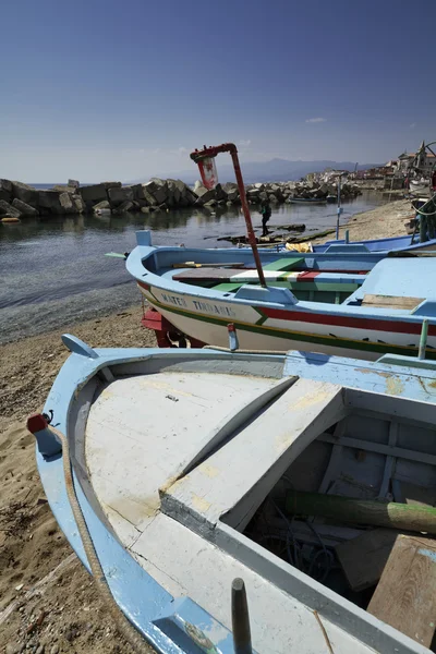 Barcos de pesca en tierra — Foto de Stock