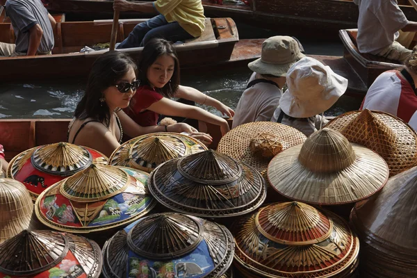 Floating Market — Stockfoto