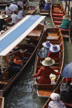 turistler yüzen Market